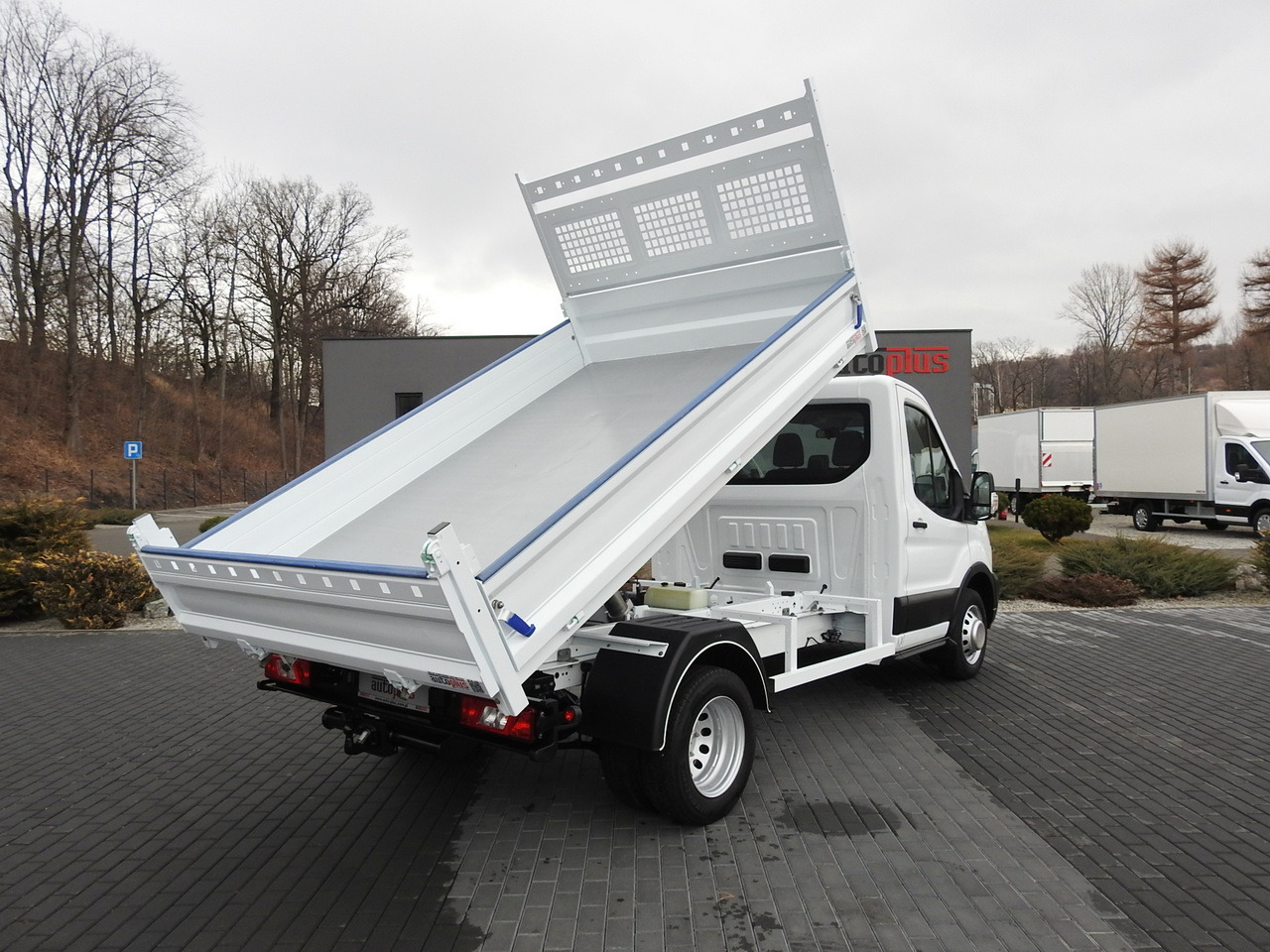 FORD TRANSIT TIPPER LED LIGHTS TWIN WHEELS AIR CONDITIONING 130HP - Billenőplatós kisteherautó: 3 kép. FORD TRANSIT TIPPER LED LIGHTS TWIN WHEELS AIR CONDITIONING 130HP - Billenőplatós kisteherautó: 3 kép.