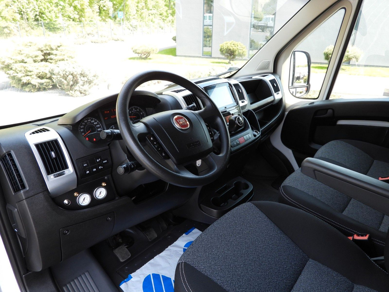 Fiat DUCATO PRITSCHE PLANE 10 PALETTEN WEBASTO A/C Fiat DUCATO PRITSCHE PLANE 10 PALETTEN WEBASTO A/C - Ponyvás kisteherautó: 2 kép. Fiat DUCATO PRITSCHE PLANE 10 PALETTEN WEBASTO A/C Fiat DUCATO PRITSCHE PLANE 10 PALETTEN WEBASTO A/C - Ponyvás kisteherautó: 2 kép.