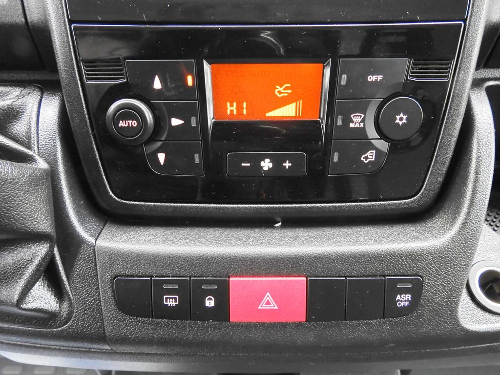 Ponyvás kisteherautó Fiat DUCATO PRITSCHE PLANE 10 PALETTEN WEBASTO A/C: 26 kép.