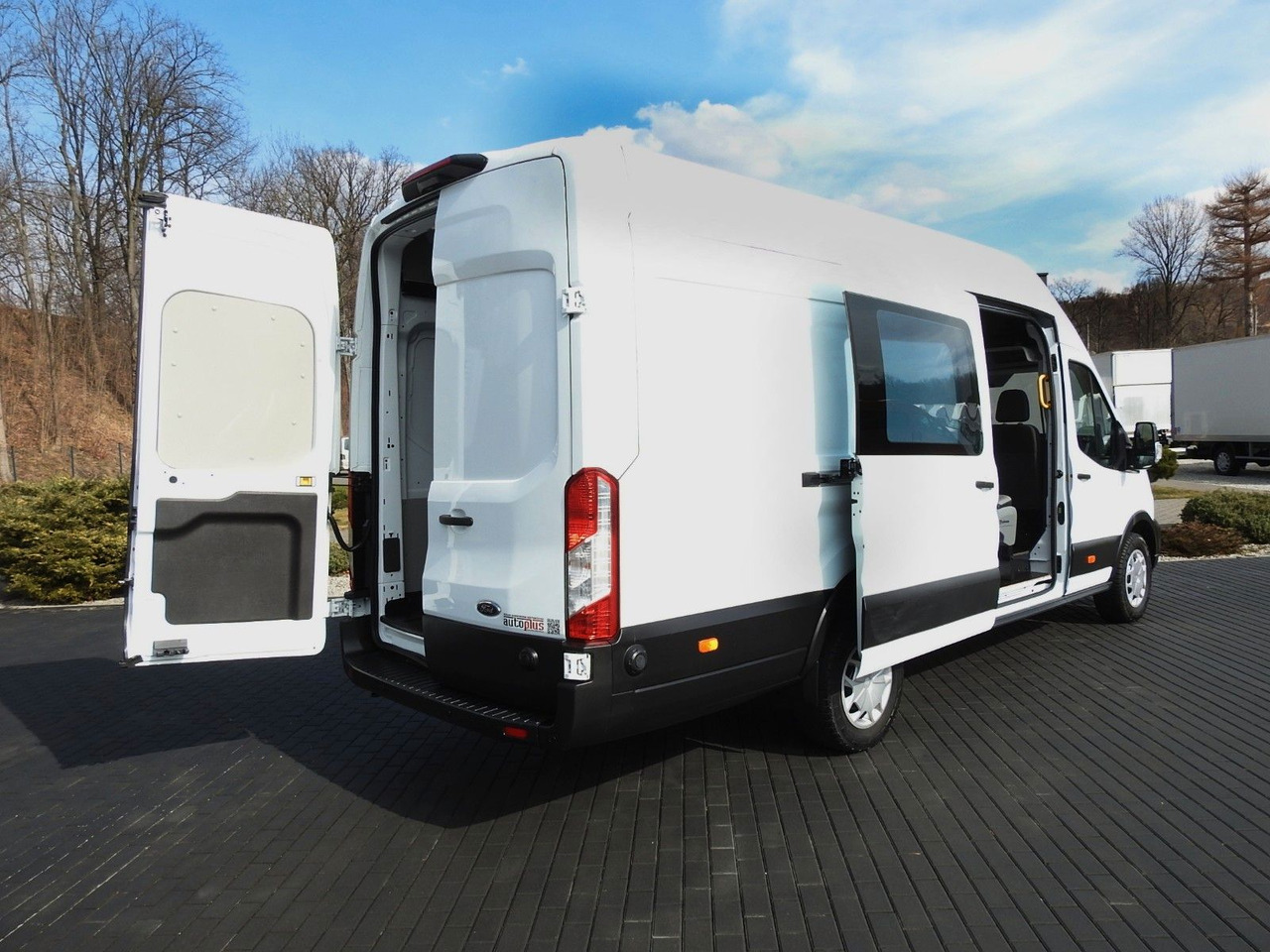 Ford TRANSIT KASTENWAGEN DOPPELKABINE 6 SITZE A/C - Furgon, Duplakabinos kisteherautó: 3 kép. Ford TRANSIT KASTENWAGEN DOPPELKABINE 6 SITZE A/C - Furgon, Duplakabinos kisteherautó: 3 kép.