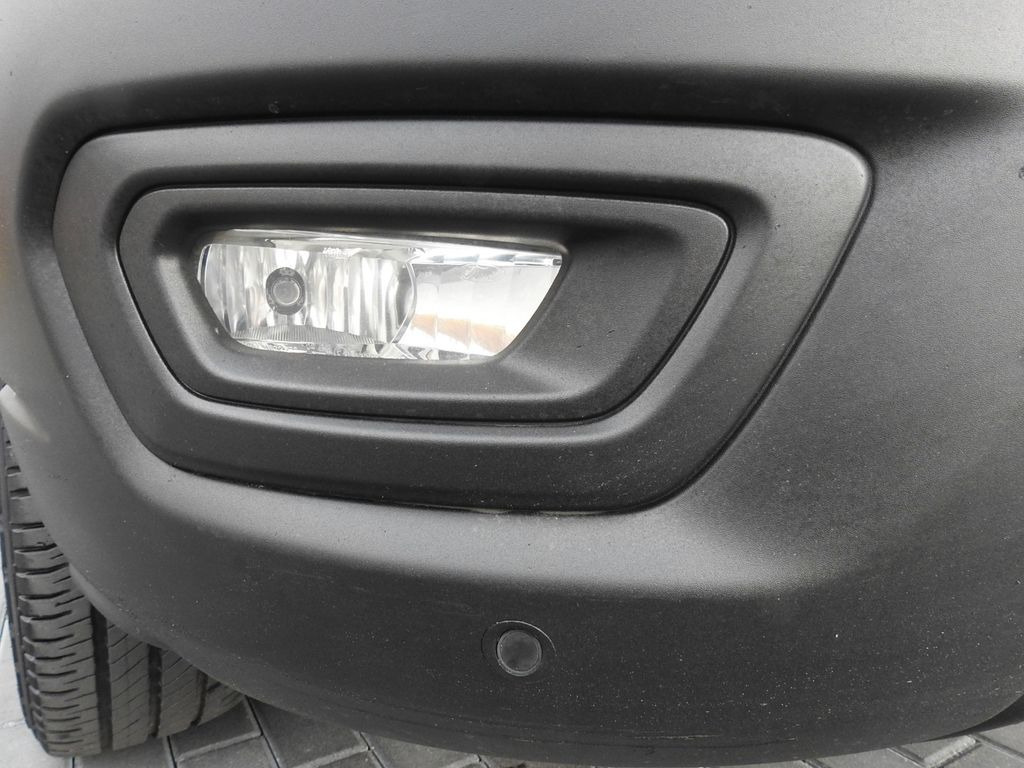 Furgon, Duplakabinos kisteherautó Ford TRANSIT KASTENWAGEN DOPPELKABINE 6 SITZE: 17 kép.