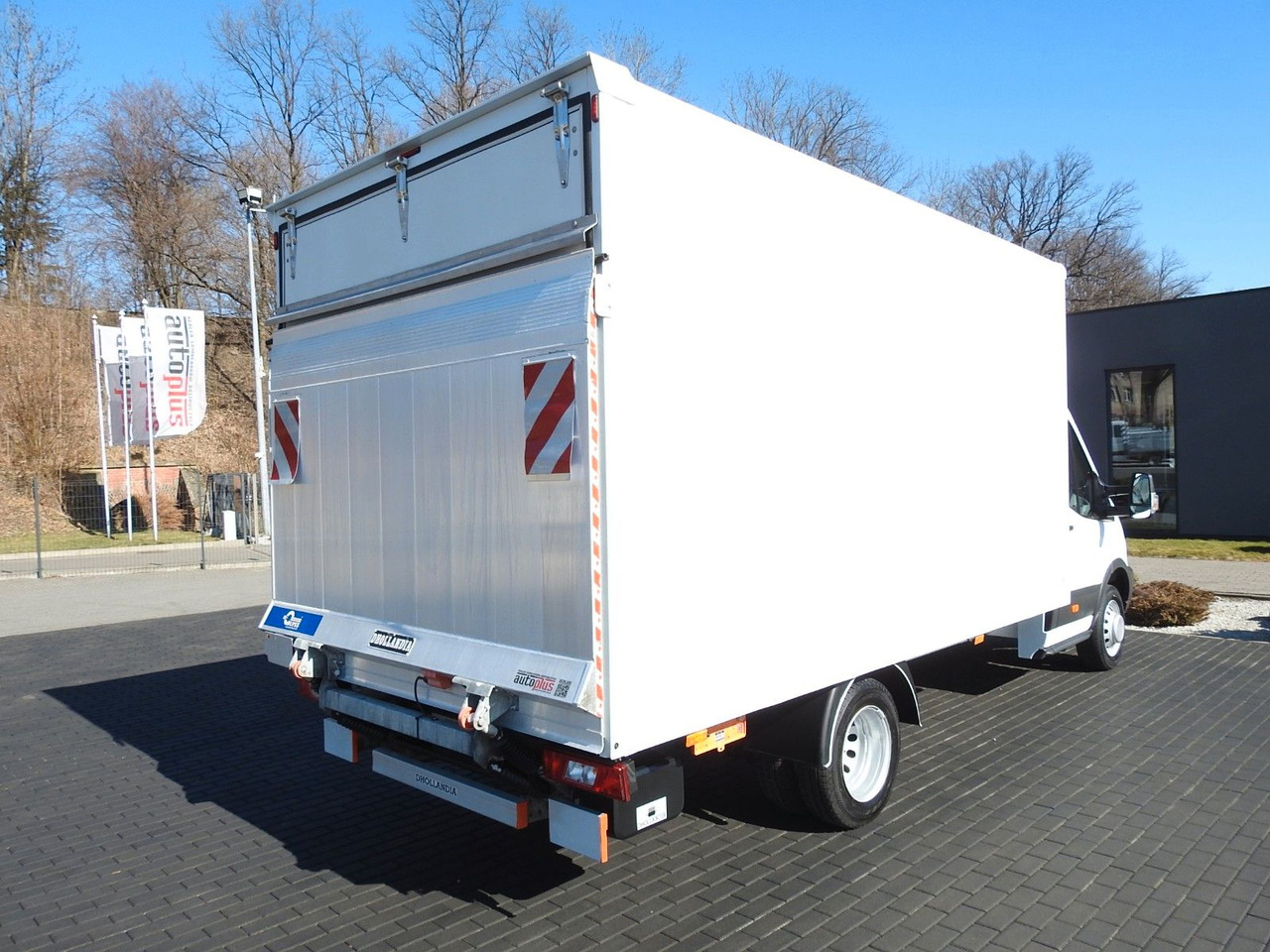 Új Dobozos kisteherautó Ford TRANSIT  KOFFER AUFZUG 8 PALETTEN ZWILLINGSRÄDER: 13 kép.