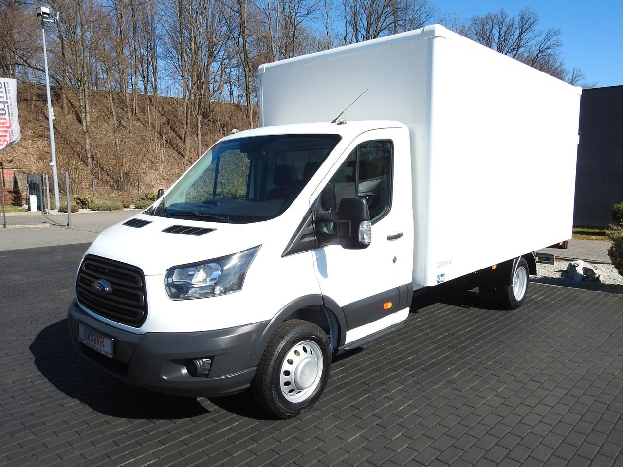 Új Dobozos kisteherautó Ford TRANSIT  KOFFER AUFZUG 8 PALETTEN ZWILLINGSRÄDER: 6 kép.