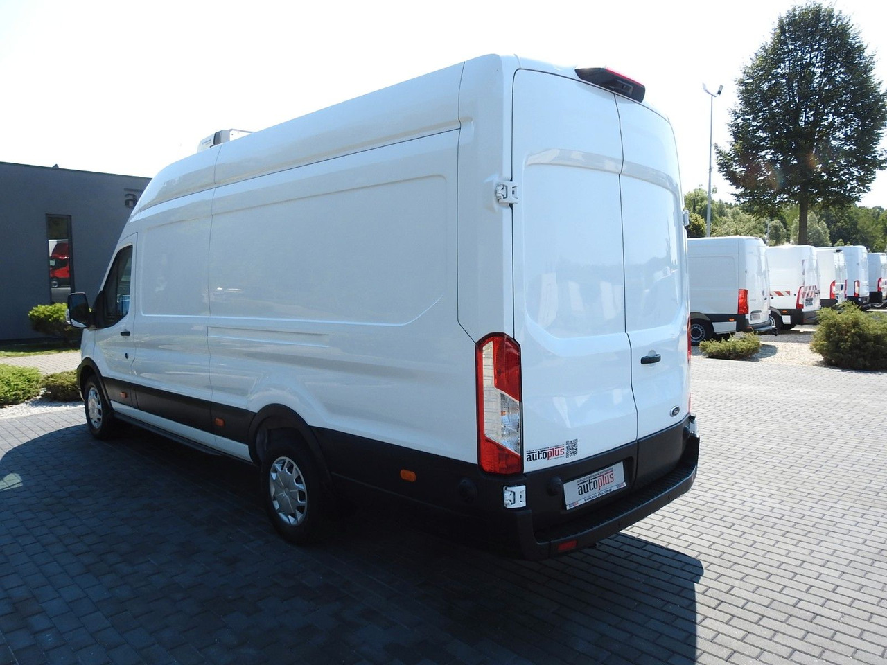 Hűtős kisteherautó Ford TRANSIT KÜHLKASTENWAGEN 0*C HEIZFUNKTION Ford TRANSIT KÜHLKASTENWAGEN 0*C HEIZFUNKTION: 10 kép.
