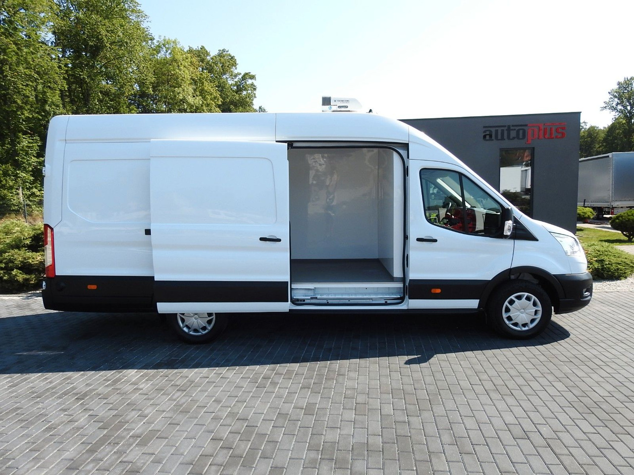 Hűtős kisteherautó Ford TRANSIT KÜHLKASTENWAGEN 0*C HEIZFUNKTION Ford TRANSIT KÜHLKASTENWAGEN 0*C HEIZFUNKTION: 8 kép.