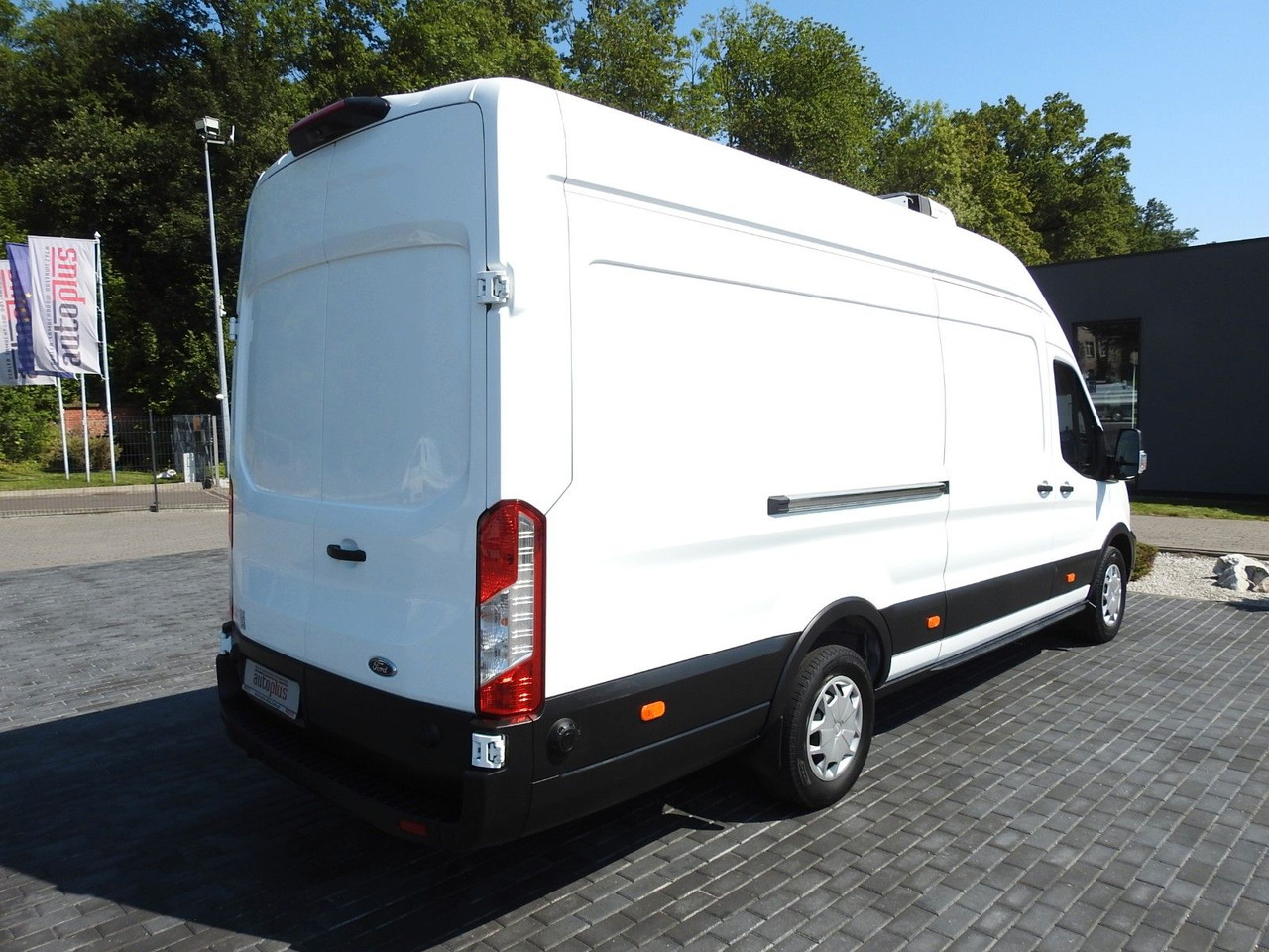 Hűtős kisteherautó Ford TRANSIT KÜHLKASTENWAGEN 0*C HEIZFUNKTION Ford TRANSIT KÜHLKASTENWAGEN 0*C HEIZFUNKTION: 14 kép.