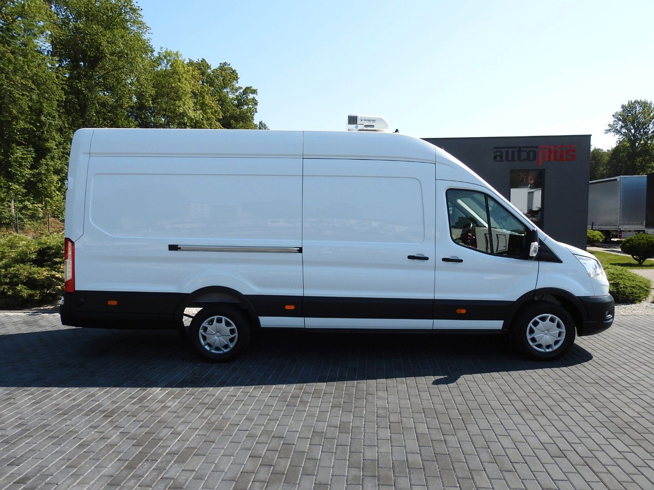 Hűtős kisteherautó Ford TRANSIT KÜHLKASTENWAGEN 0*C HEIZFUNKTION Ford TRANSIT KÜHLKASTENWAGEN 0*C HEIZFUNKTION: 7 kép.