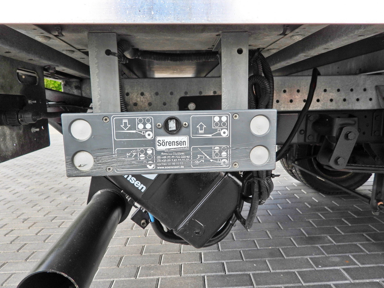 Dobozos kisteherautó IVECO DAILY 35C16 BOX LIFT 8 PALLETS CRUISE CONTROL TWIN WHEELS AIR CONDITIONING 160HP: 22 kép. Dobozos kisteherautó IVECO DAILY 35C16 BOX LIFT 8 PALLETS CRUISE CONTROL TWIN WHEELS AIR CONDITIONING 160HP: 22 kép.