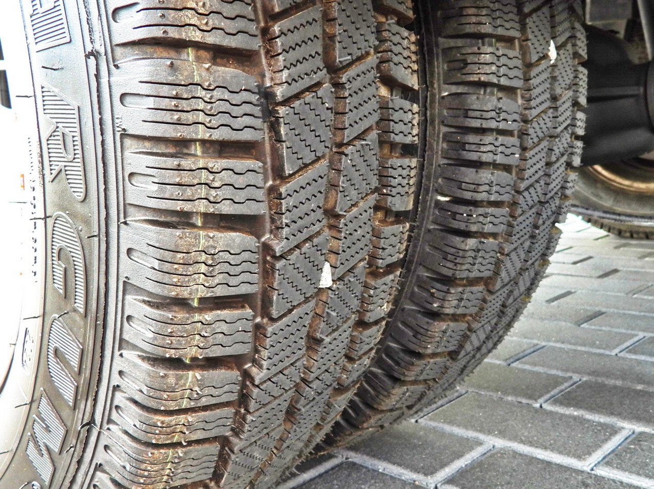 Dobozos kisteherautó IVECO DAILY 35C16 BOX LIFT 8 PALLETS CRUISE CONTROL TWIN WHEELS AIR CONDITIONING 160HP: 24 kép. Dobozos kisteherautó IVECO DAILY 35C16 BOX LIFT 8 PALLETS CRUISE CONTROL TWIN WHEELS AIR CONDITIONING 160HP: 24 kép.