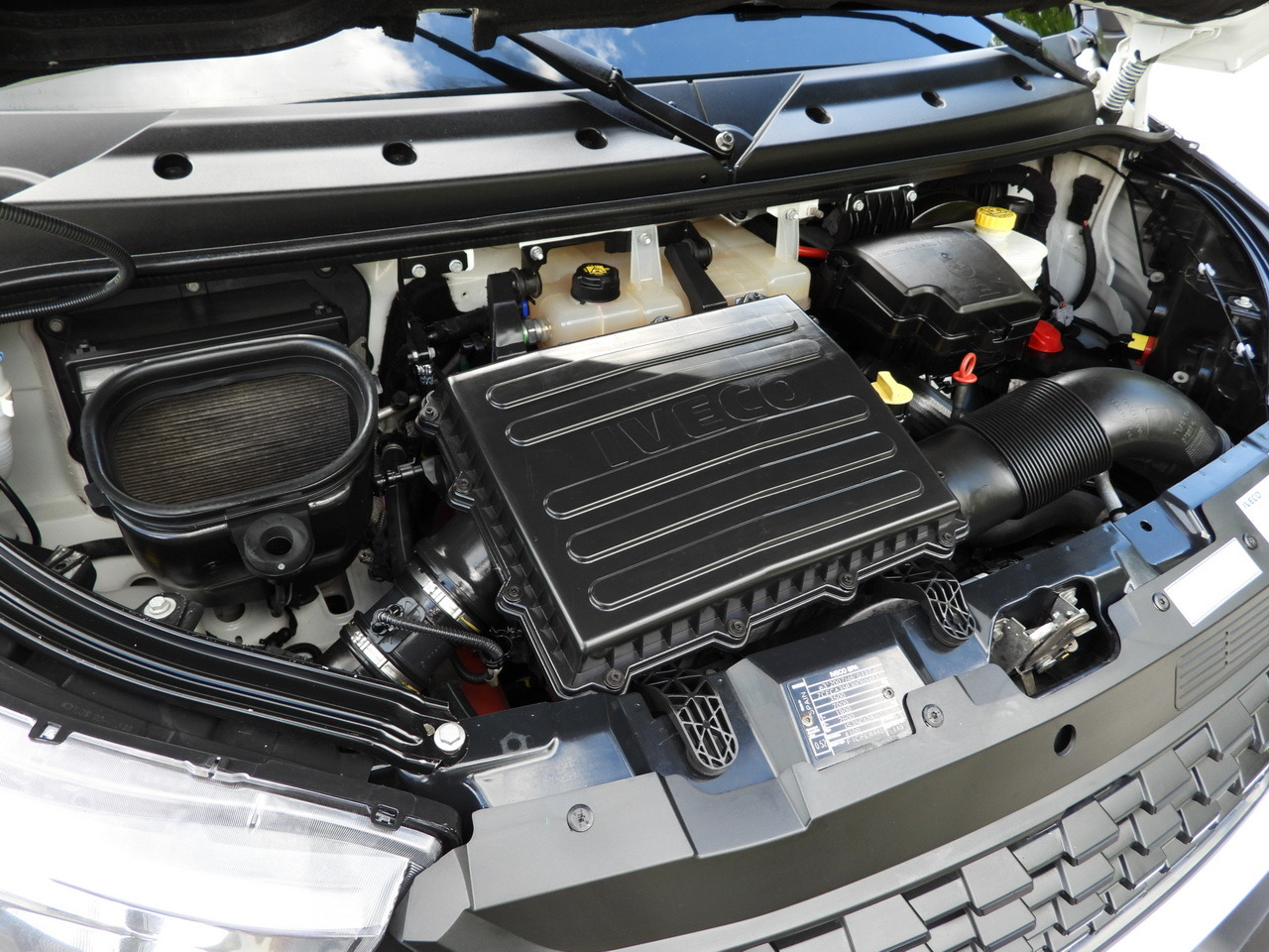 Dobozos kisteherautó IVECO DAILY 35C16 BOX LIFT 8 PALLETS CRUISE CONTROL TWIN WHEELS AIR CONDITIONING 160HP: 27 kép. Dobozos kisteherautó IVECO DAILY 35C16 BOX LIFT 8 PALLETS CRUISE CONTROL TWIN WHEELS AIR CONDITIONING 160HP: 27 kép.