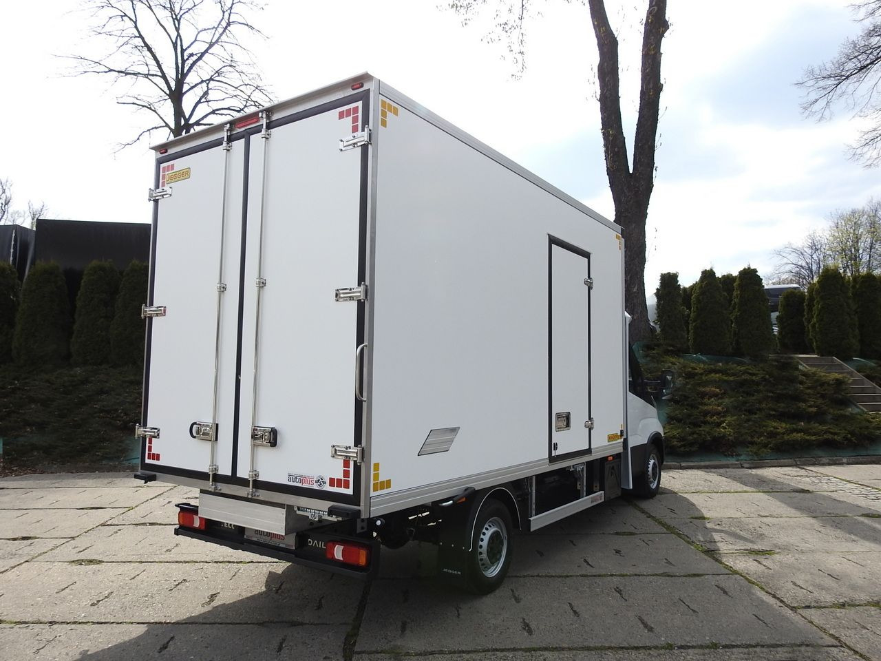 IVECO DAILY 35S16 NEW REGRIGERATOR BOX -10*C 8 PALLETS HEATING FUNCTION POWER SUPPLY 230V CRUISE CONTROL AIR CONDITIONING 160HP - Hűtős kisteherautó: 3 kép. IVECO DAILY 35S16 NEW REGRIGERATOR BOX -10*C 8 PALLETS HEATING FUNCTION POWER SUPPLY 230V CRUISE CONTROL AIR CONDITIONING 160HP - Hűtős kisteherautó: 3 kép.