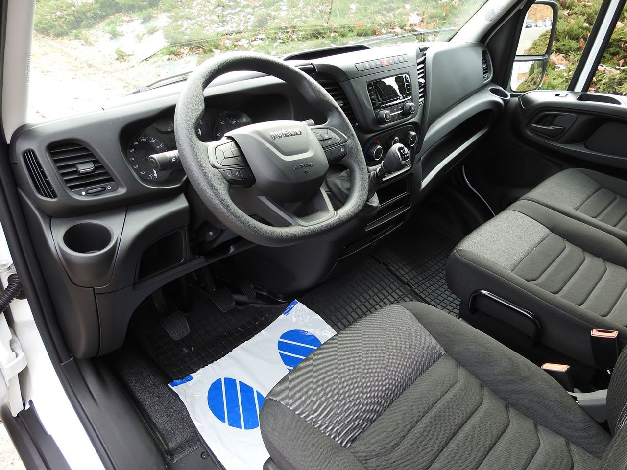 IVECO DAILY 35S16 NEW TARPAULIN LIFT 8 PALLETS CRUISE CONTROL AIR CONDITIONING 160HP - Ponyvás kisteherautó: 2 kép. IVECO DAILY 35S16 NEW TARPAULIN LIFT 8 PALLETS CRUISE CONTROL AIR CONDITIONING 160HP - Ponyvás kisteherautó: 2 kép.