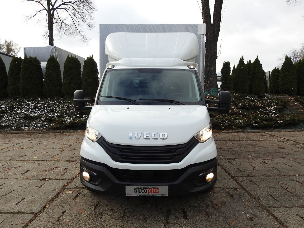 IVECO DAILY 35S16 NEW TARPAULIN LIFT 8 PALLETS CRUISE CONTROL AIR CONDITIONING 160HP - Ponyvás kisteherautó: 5 kép. IVECO DAILY 35S16 NEW TARPAULIN LIFT 8 PALLETS CRUISE CONTROL AIR CONDITIONING 160HP - Ponyvás kisteherautó: 5 kép.