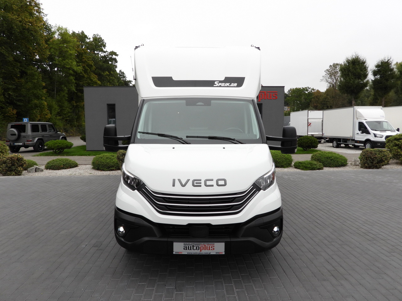 IVECO DAILY 35S18 BOX HI-MATIC LIFT 8 PALLETS CRUISE CONTROL NAVIGATION LED LIGHTS PNEUMATICS AUTOMATIC TRANSMISSION HI-MATIC AIR CONDITIONING 180HP - Dobozos kisteherautó: 5 kép. IVECO DAILY 35S18 BOX HI-MATIC LIFT 8 PALLETS CRUISE CONTROL NAVIGATION LED LIGHTS PNEUMATICS AUTOMATIC TRANSMISSION HI-MATIC AIR CONDITIONING 180HP - Dobozos kisteherautó: 5 kép.