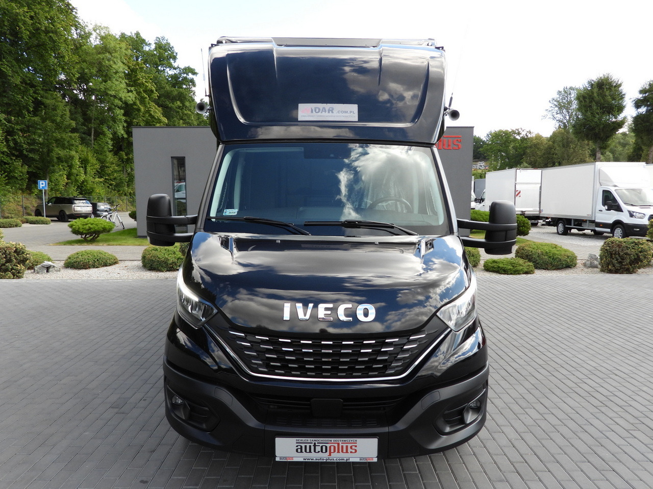 IVECO DAILY 35S18 BOX LIFT 8 PALLETS WEBASTO CRUISE CONTROL NAVIGATION LED LIGHTS PNEUMATICS AIR CONDITIONING 180HP - Dobozos kisteherautó: 5 kép. IVECO DAILY 35S18 BOX LIFT 8 PALLETS WEBASTO CRUISE CONTROL NAVIGATION LED LIGHTS PNEUMATICS AIR CONDITIONING 180HP - Dobozos kisteherautó: 5 kép.