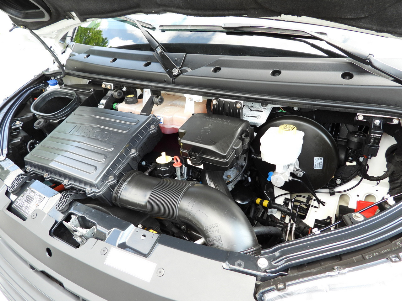 Ponyvás kisteherautó IVECO DAILY 35S18 TARPAULIN 10 PALLETS CRUISE CONTROL LED LIGHTS AIR CONDITIONING  180HP: 27 kép.