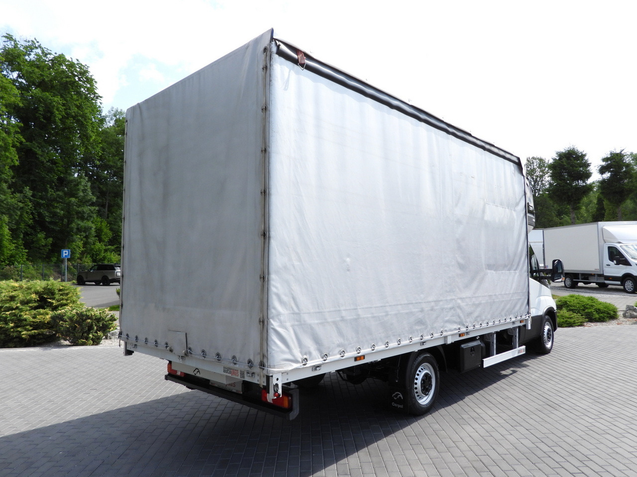 IVECO DAILY 35S18 TARPAULIN 10 PALLETS CRUISE CONTROL LED LIGHTS AIR CONDITIONING 180HP - Ponyvás kisteherautó: 3 kép. IVECO DAILY 35S18 TARPAULIN 10 PALLETS CRUISE CONTROL LED LIGHTS AIR CONDITIONING 180HP - Ponyvás kisteherautó: 3 kép.