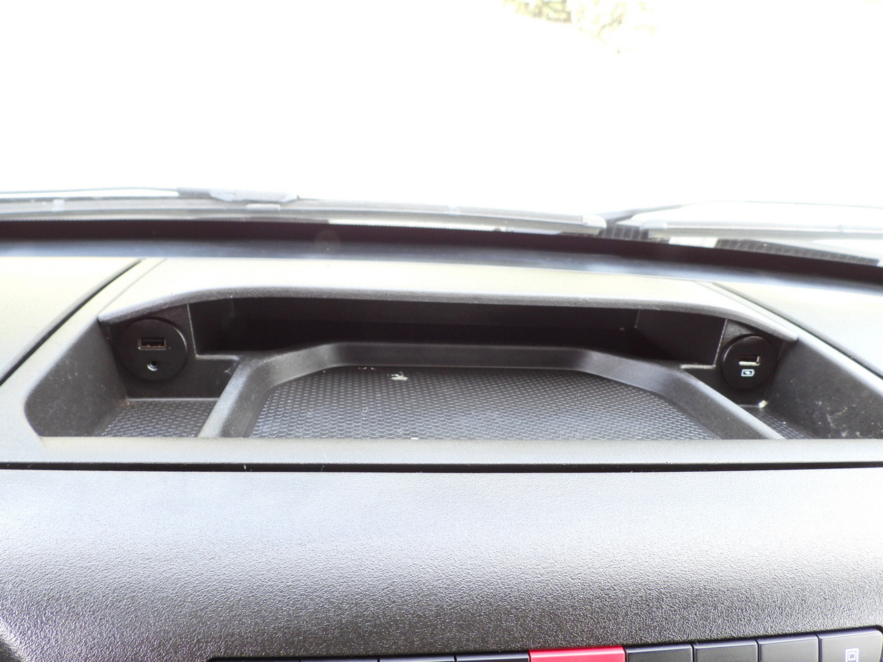 Ponyvás kisteherautó IVECO DAILY 35S18 TARPAULIN 10 PALLETS CRUISE CONTROL LED LIGHTS AIR CONDITIONING  180HP: 38 kép.