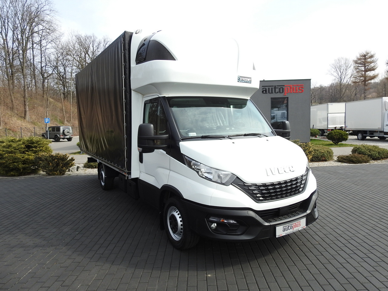IVECO DAILY 35S18 TARPAULIN 10 PALLETS WEBASTO CRUISE CONTROL AIR CONDITIONING 180HP - Ponyvás kisteherautó: 1 kép. IVECO DAILY 35S18 TARPAULIN 10 PALLETS WEBASTO CRUISE CONTROL AIR CONDITIONING 180HP - Ponyvás kisteherautó: 1 kép.