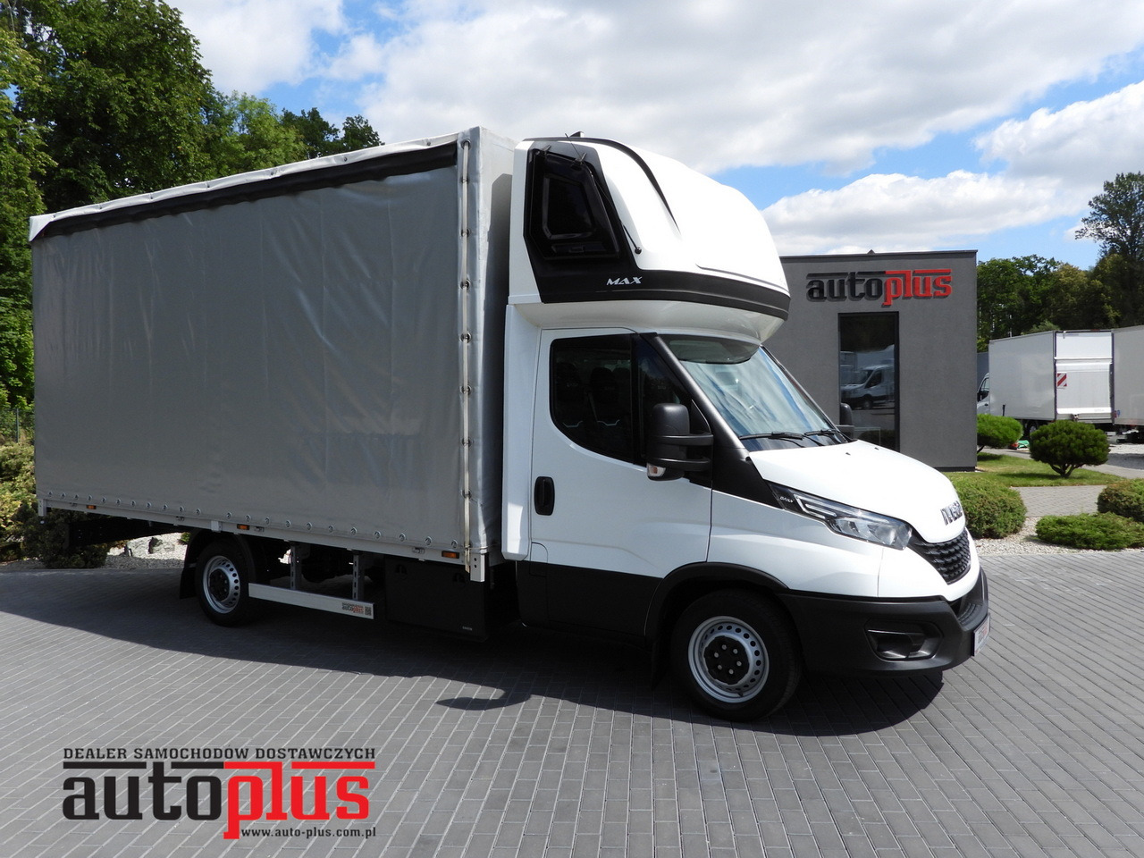 IVECO DAILY 35S18 TARPAULIN 10 PALLETS WEBASTO CRUISE CONTROL NAVIGATION LED LIGHTS AIR CONDITIONING 180HP - Ponyvás kisteherautó: 1 kép. IVECO DAILY 35S18 TARPAULIN 10 PALLETS WEBASTO CRUISE CONTROL NAVIGATION LED LIGHTS AIR CONDITIONING 180HP - Ponyvás kisteherautó: 1 kép.