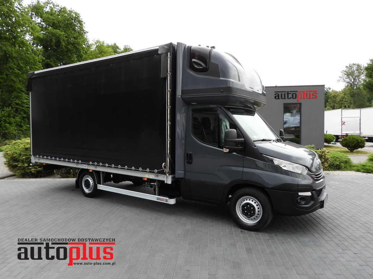 IVECO DAILY 35S18 TARPAULIN 10 PALLETS WEBASTO CRUISE CONTROL PNEUMATICS AUTOMATIC TRANSMISSION HI-MATIC AIR CONDITIONING 180HP - Ponyvás kisteherautó: 1 kép. IVECO DAILY 35S18 TARPAULIN 10 PALLETS WEBASTO CRUISE CONTROL PNEUMATICS AUTOMATIC TRANSMISSION HI-MATIC AIR CONDITIONING 180HP - Ponyvás kisteherautó: 1 kép.