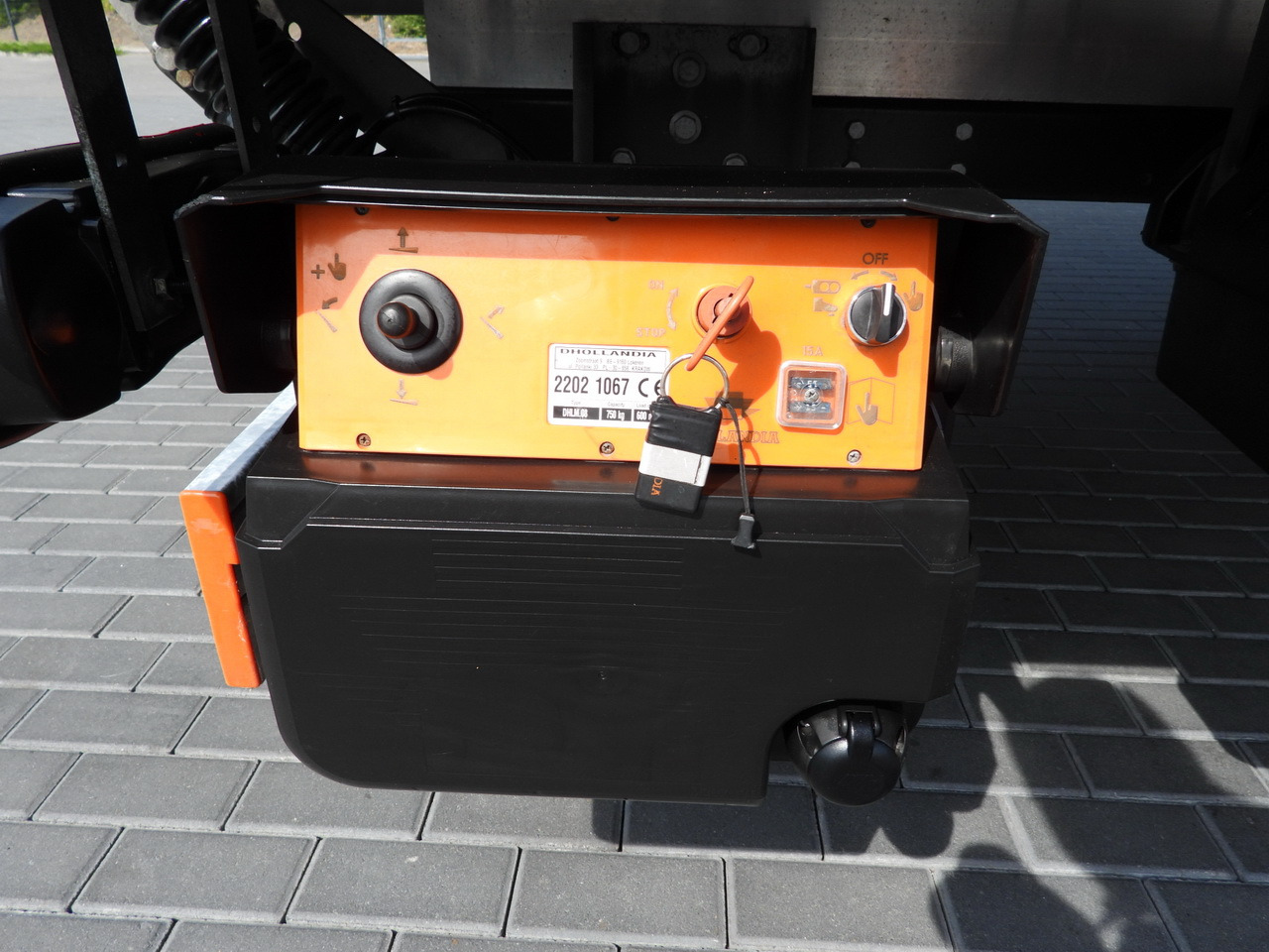 Ponyvás kisteherautó IVECO DAILY 35S18 TARPAULIN LIFT 8 PALLETS CRUISE CONTROL AIR CONDITIONING 180HP: 27 kép. Ponyvás kisteherautó IVECO DAILY 35S18 TARPAULIN LIFT 8 PALLETS CRUISE CONTROL AIR CONDITIONING 180HP: 27 kép.