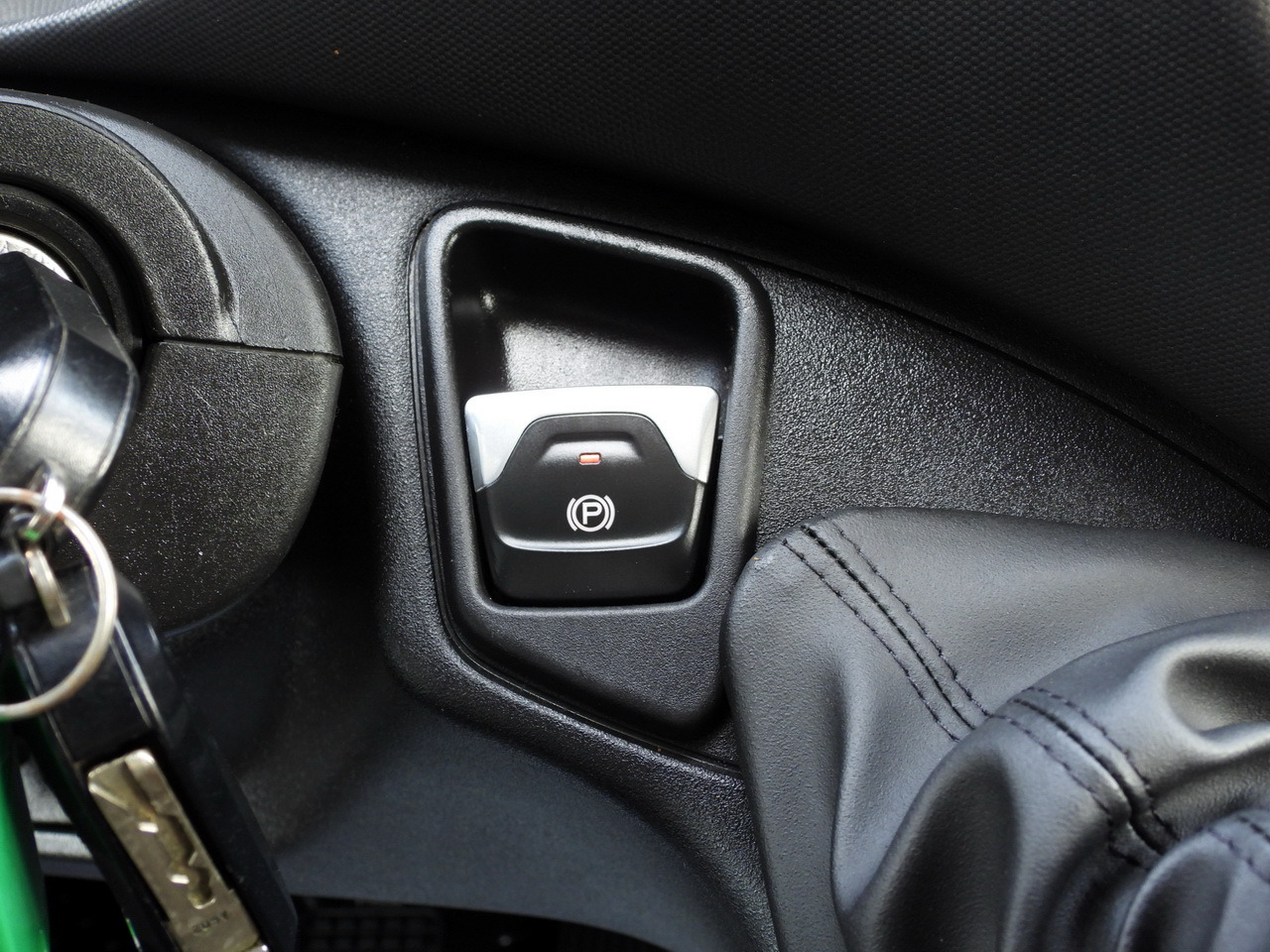 Ponyvás kisteherautó IVECO DAILY 35S18 TARPAULIN LIFT 8 PALLETS CRUISE CONTROL AIR CONDITIONING 180HP: 40 kép. Ponyvás kisteherautó IVECO DAILY 35S18 TARPAULIN LIFT 8 PALLETS CRUISE CONTROL AIR CONDITIONING 180HP: 40 kép.