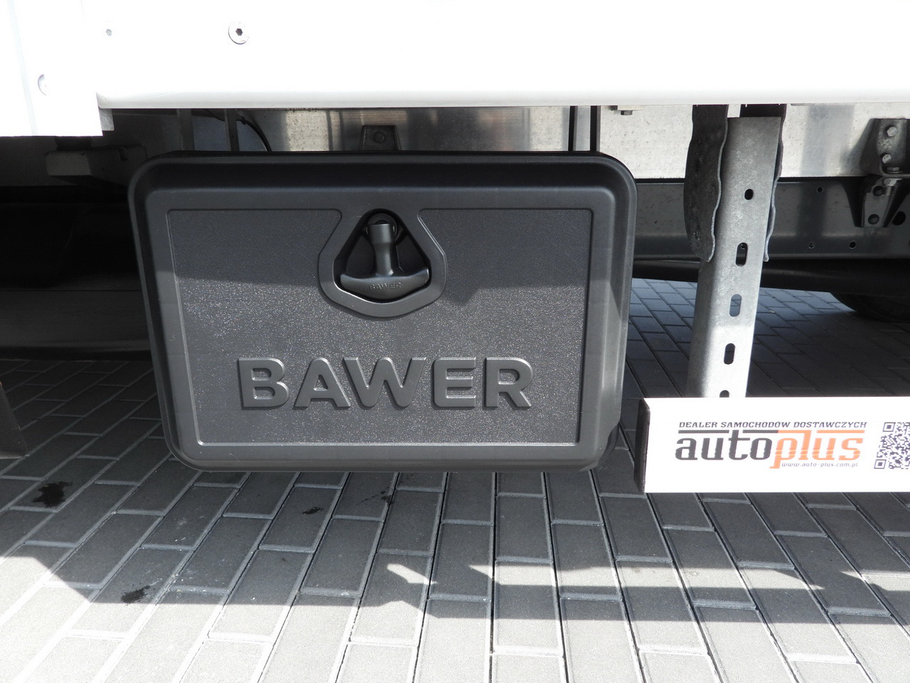 Ponyvás kisteherautó IVECO DAILY 35S18 TARPAULIN LIFT 8 PALLETS CRUISE CONTROL AIR CONDITIONING 180HP: 28 kép. Ponyvás kisteherautó IVECO DAILY 35S18 TARPAULIN LIFT 8 PALLETS CRUISE CONTROL AIR CONDITIONING 180HP: 28 kép.