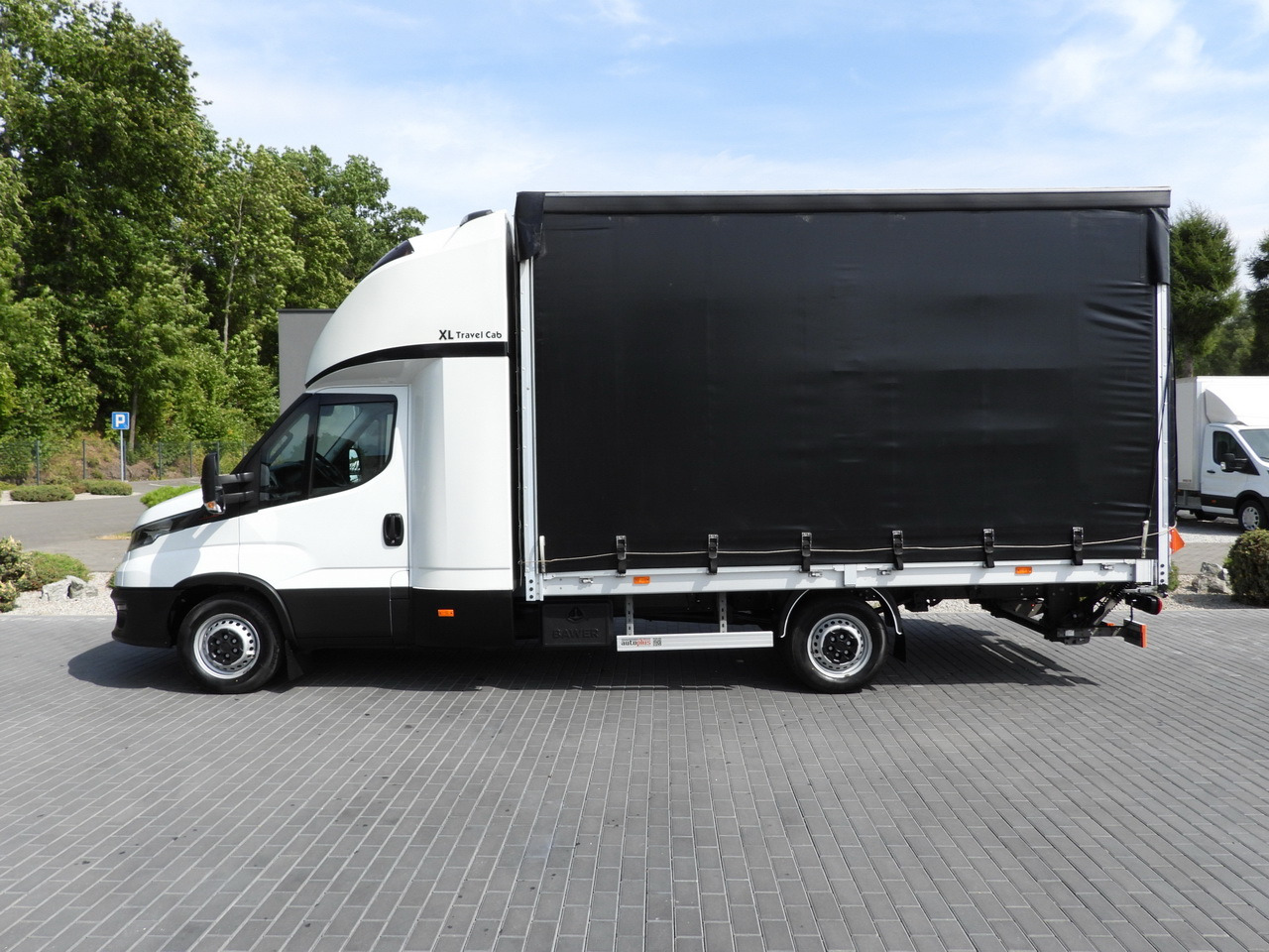 Ponyvás kisteherautó IVECO DAILY 35S18 TARPAULIN LIFT 8 PALLETS CRUISE CONTROL AIR CONDITIONING 180HP: 8 kép. Ponyvás kisteherautó IVECO DAILY 35S18 TARPAULIN LIFT 8 PALLETS CRUISE CONTROL AIR CONDITIONING 180HP: 8 kép.