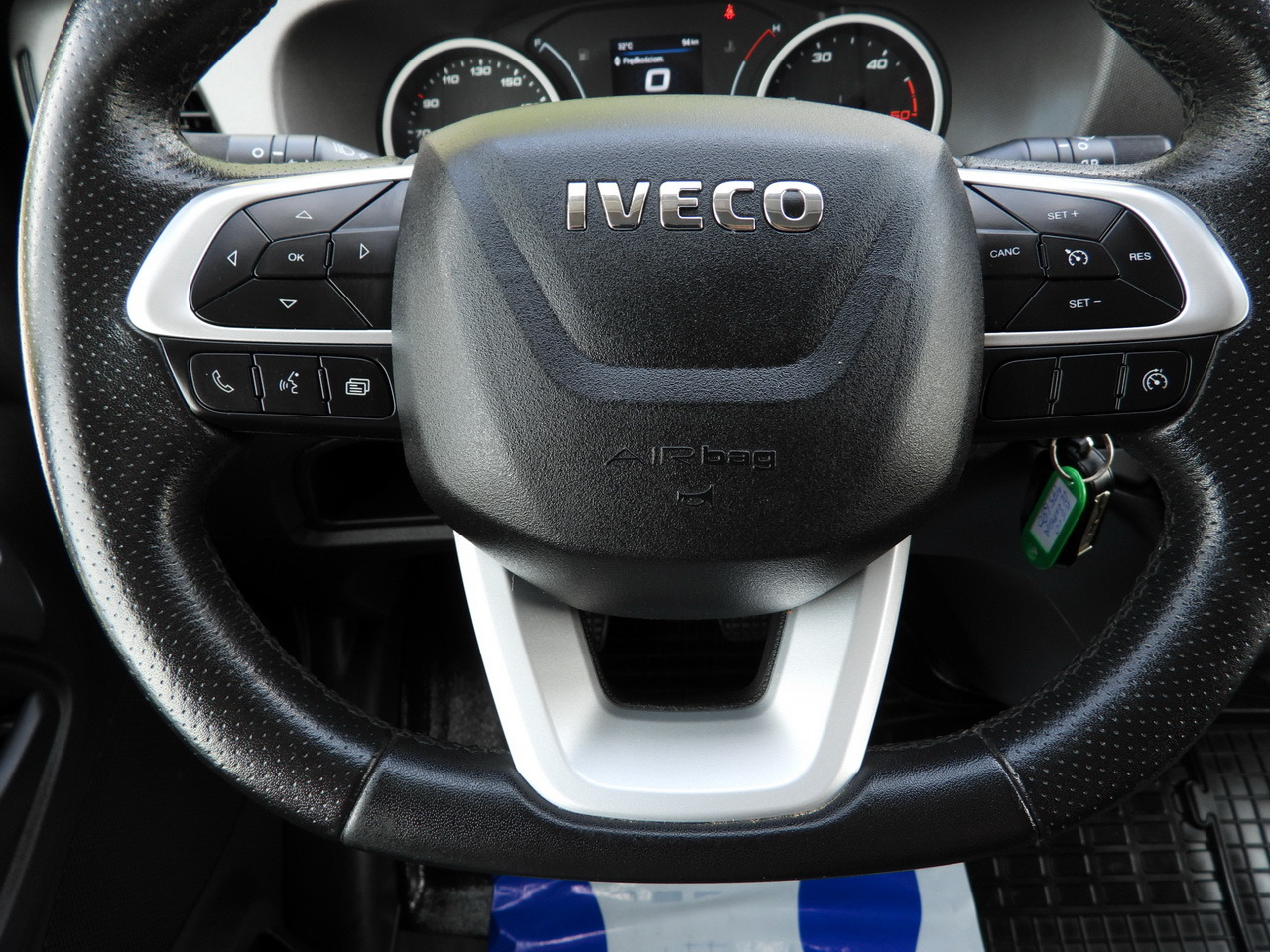 Ponyvás kisteherautó IVECO DAILY 35S18 TARPAULIN LIFT 8 PALLETS CRUISE CONTROL AIR CONDITIONING 180HP: 38 kép. Ponyvás kisteherautó IVECO DAILY 35S18 TARPAULIN LIFT 8 PALLETS CRUISE CONTROL AIR CONDITIONING 180HP: 38 kép.