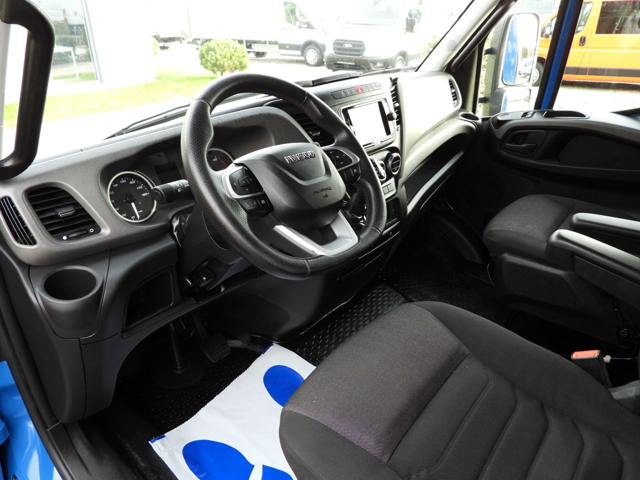 IVECO DAILY 35S21 TARPAULIN 10 PALLETS WEBASTO CRUISE CONTROL NAVIGATION LED LIGHTS AUTOMATIC TRANSMISSION HI-MATIC AIR CONDITIONING 210HP - Ponyvás kisteherautó: 2 kép. IVECO DAILY 35S21 TARPAULIN 10 PALLETS WEBASTO CRUISE CONTROL NAVIGATION LED LIGHTS AUTOMATIC TRANSMISSION HI-MATIC AIR CONDITIONING 210HP - Ponyvás kisteherautó: 2 kép.