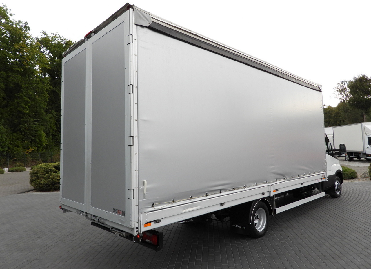 IVECO DAILY 50C15 TARPAULIN 12 PALLETS CRUISE CONTROL TWIN WHEELS AIR CONDITIONING 150HP - Ponyvás kisteherautó: 3 kép. IVECO DAILY 50C15 TARPAULIN 12 PALLETS CRUISE CONTROL TWIN WHEELS AIR CONDITIONING 150HP - Ponyvás kisteherautó: 3 kép.