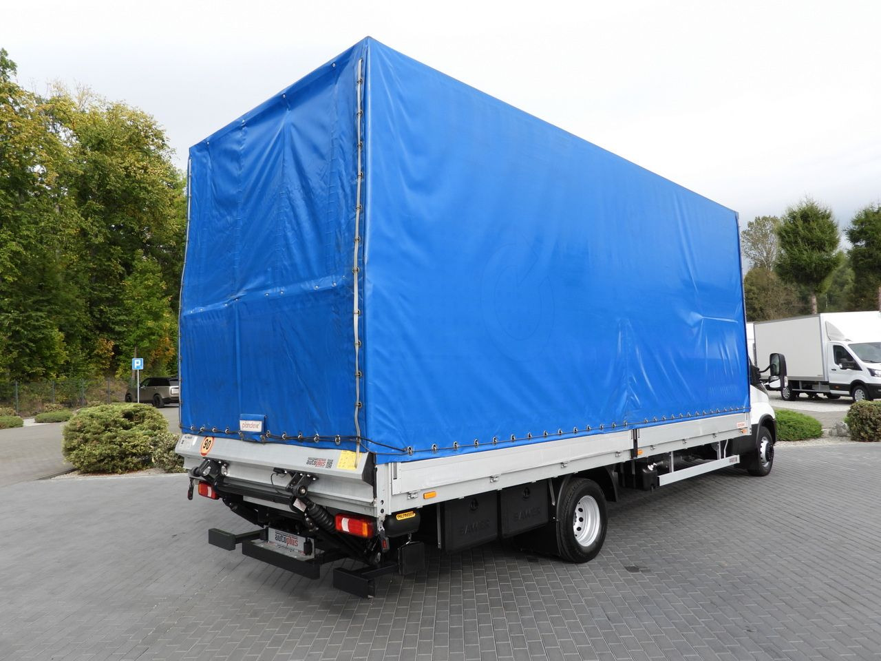 IVECO DAILY 72C18 TARPAULIN LIFT 14 PALLETS WEBASTO CRUISE CONTROL LED LIGHTS TWIN WHEELS AIR CONDITIONING 180HP - Ponyvás teherautó: 3 kép. IVECO DAILY 72C18 TARPAULIN LIFT 14 PALLETS WEBASTO CRUISE CONTROL LED LIGHTS TWIN WHEELS AIR CONDITIONING 180HP - Ponyvás teherautó: 3 kép.