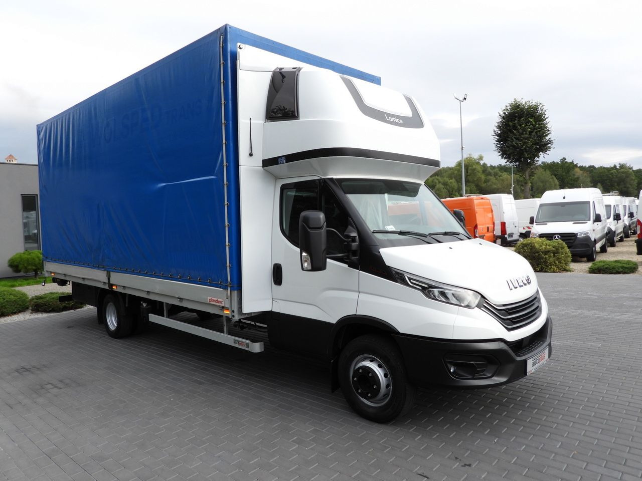 IVECO DAILY 72C18 TARPAULIN LIFT 14 PALLETS WEBASTO CRUISE CONTROL LED LIGHTS TWIN WHEELS AIR CONDITIONING 180HP - Ponyvás teherautó: 4 kép. IVECO DAILY 72C18 TARPAULIN LIFT 14 PALLETS WEBASTO CRUISE CONTROL LED LIGHTS TWIN WHEELS AIR CONDITIONING 180HP - Ponyvás teherautó: 4 kép.