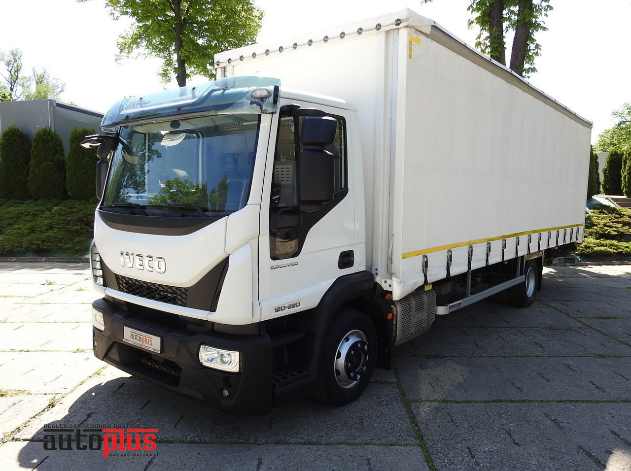 IVECO EUROCARGO 120 - 220 TARPAULIN LIFT 20 PALLETS LED LIGHTS AUTOMATIC TRANSMISSION HI-MATIC TWIN WHEELS AIR CONDITIONING  220HP - Ponyvás kisteherautó: 1 kép. IVECO EUROCARGO 120 - 220 TARPAULIN LIFT 20 PALLETS LED LIGHTS AUTOMATIC TRANSMISSION HI-MATIC TWIN WHEELS AIR CONDITIONING  220HP - Ponyvás kisteherautó: 1 kép.