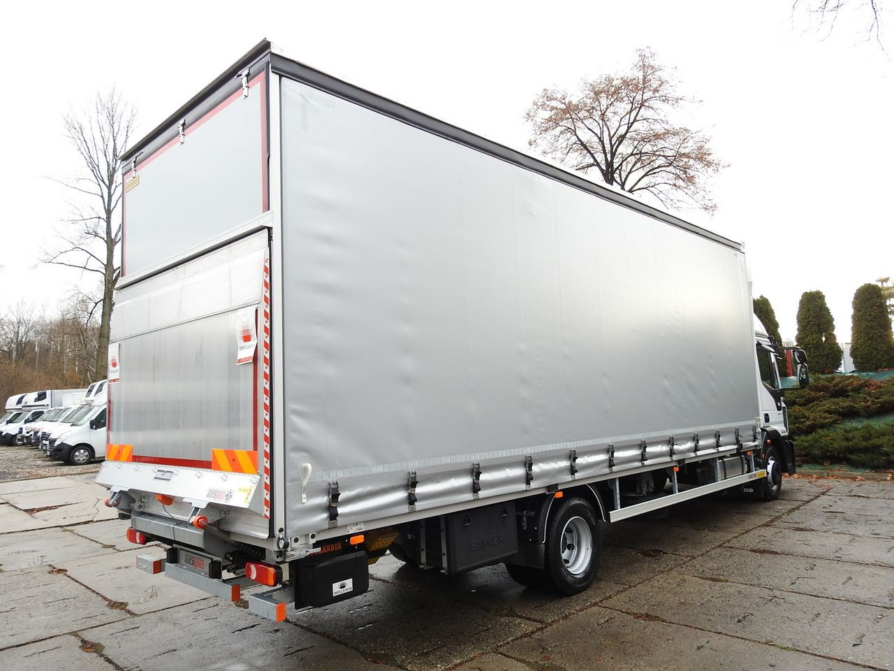 Új Ponyvás kisteherautó IVECO EUROCARGO 120-250 NEW TARPAULIN LIFT 18 PALLETS WEBASTO CRUISE CONTROL AIR CONDITIONING LED LIGHTS PNEUMATICS AUTOMATIC TRANSMISSION HI-MATIC 250HP: 18 kép.