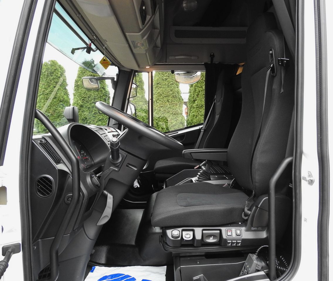 Új Ponyvás kisteherautó IVECO EUROCARGO 120-250 NEW TARPAULIN LIFT 18 PALLETS WEBASTO CRUISE CONTROL AIR CONDITIONING LED LIGHTS PNEUMATICS AUTOMATIC TRANSMISSION HI-MATIC 250HP: 46 kép.