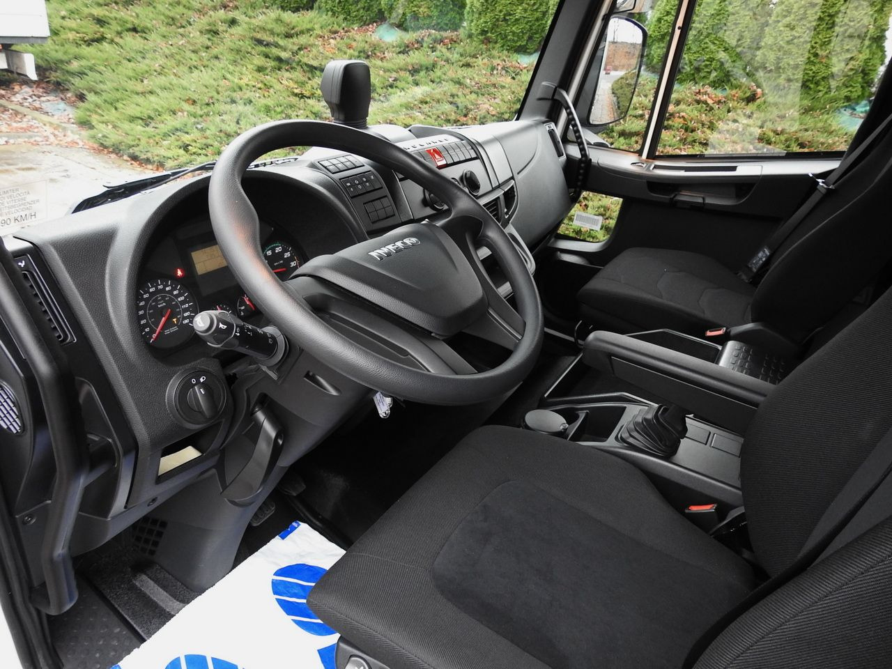 IVECO EUROCARGO 120-250 NEW TARPAULIN LIFT 18 PALLETS WEBASTO CRUISE CONTROL AIR CONDITIONING LED LIGHTS PNEUMATICS AUTOMATIC TRANSMISSION HI-MATIC 250HP - Ponyvás teherautó: 2 kép. IVECO EUROCARGO 120-250 NEW TARPAULIN LIFT 18 PALLETS WEBASTO CRUISE CONTROL AIR CONDITIONING LED LIGHTS PNEUMATICS AUTOMATIC TRANSMISSION HI-MATIC 250HP - Ponyvás teherautó: 2 kép.