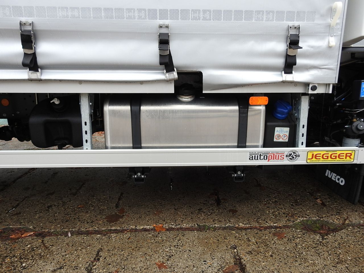 Új Ponyvás kisteherautó IVECO EUROCARGO 120-250 NEW TARPAULIN LIFT 18 PALLETS WEBASTO CRUISE CONTROL AIR CONDITIONING LED LIGHTS PNEUMATICS AUTOMATIC TRANSMISSION HI-MATIC 250HP: 38 kép.