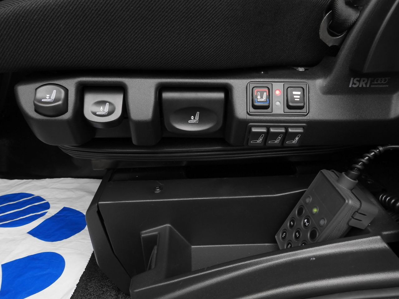 Új Ponyvás kisteherautó IVECO EUROCARGO 120-250 NEW TARPAULIN LIFT 18 PALLETS WEBASTO CRUISE CONTROL AIR CONDITIONING LED LIGHTS PNEUMATICS AUTOMATIC TRANSMISSION HI-MATIC 250HP: 48 kép.