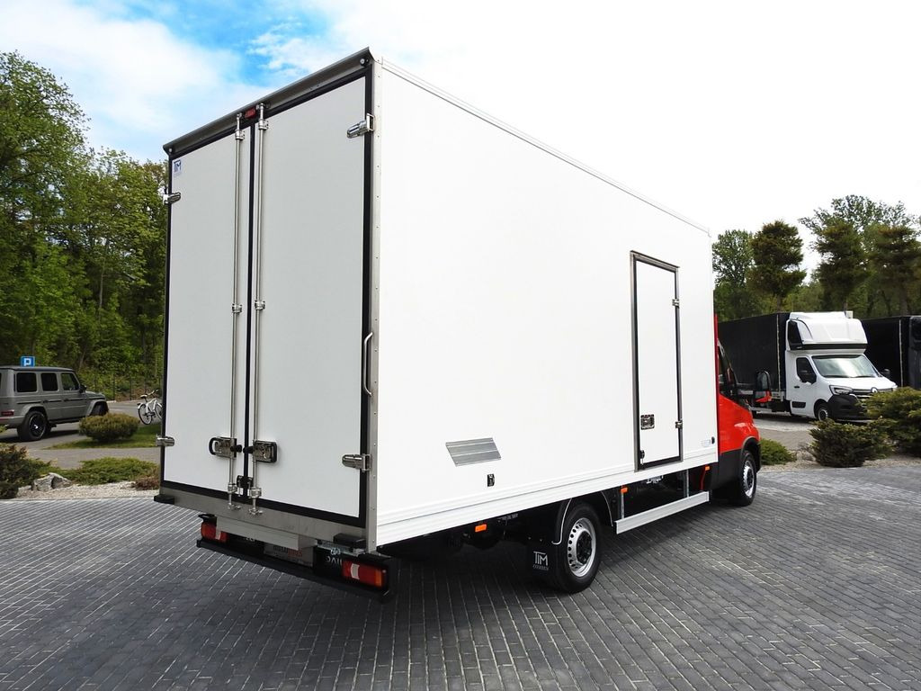 Iveco DAILY 35S18 NEUE KOFFER 10 PALETTEN TEMPOMAT - Dobozos kisteherautó: 3 kép. Iveco DAILY 35S18 NEUE KOFFER 10 PALETTEN TEMPOMAT - Dobozos kisteherautó: 3 kép.