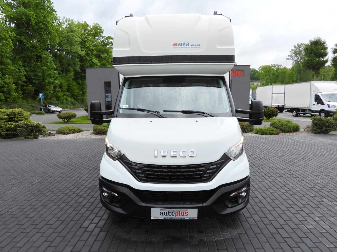 Iveco DAILY 35S18 PRITSCHE PLANE 10 PALETTEN WEBASTO - Ponyvás kisteherautó: 5 kép. Iveco DAILY 35S18 PRITSCHE PLANE 10 PALETTEN WEBASTO - Ponyvás kisteherautó: 5 kép.
