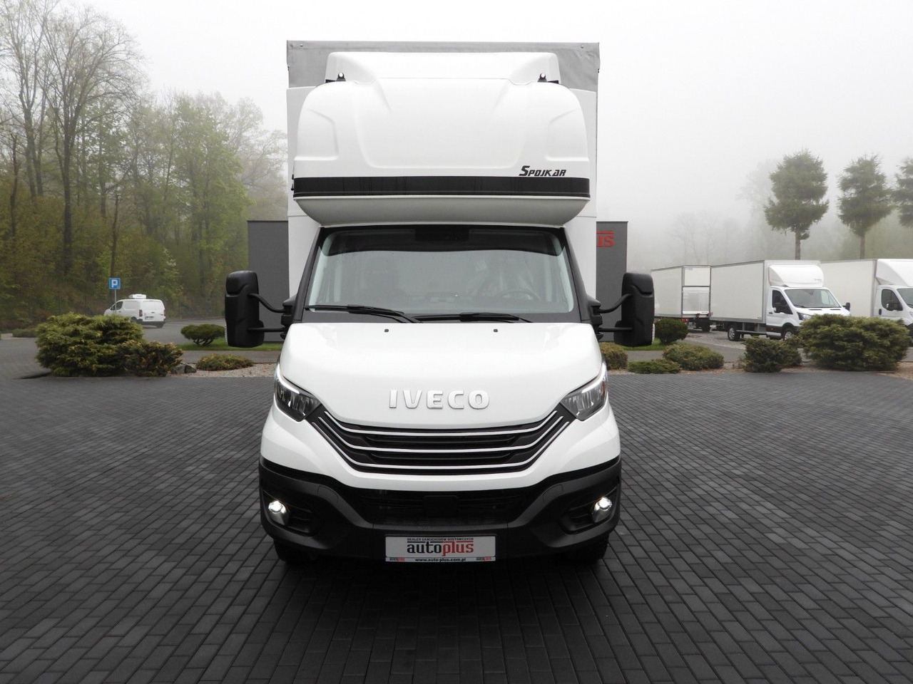 Iveco DAILY 72C18 PRITSCHE PLANE AUFZUG 16 PALETTEN - Ponyvás kisteherautó: 5 kép. Iveco DAILY 72C18 PRITSCHE PLANE AUFZUG 16 PALETTEN - Ponyvás kisteherautó: 5 kép.