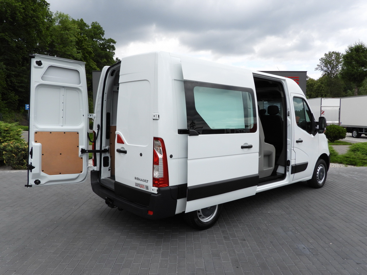 RENAULT MASTER CRUISE CONTROL AIR CONDITIONING 110HP - Kisteherautó: 3 kép. RENAULT MASTER CRUISE CONTROL AIR CONDITIONING 110HP - Kisteherautó: 3 kép.