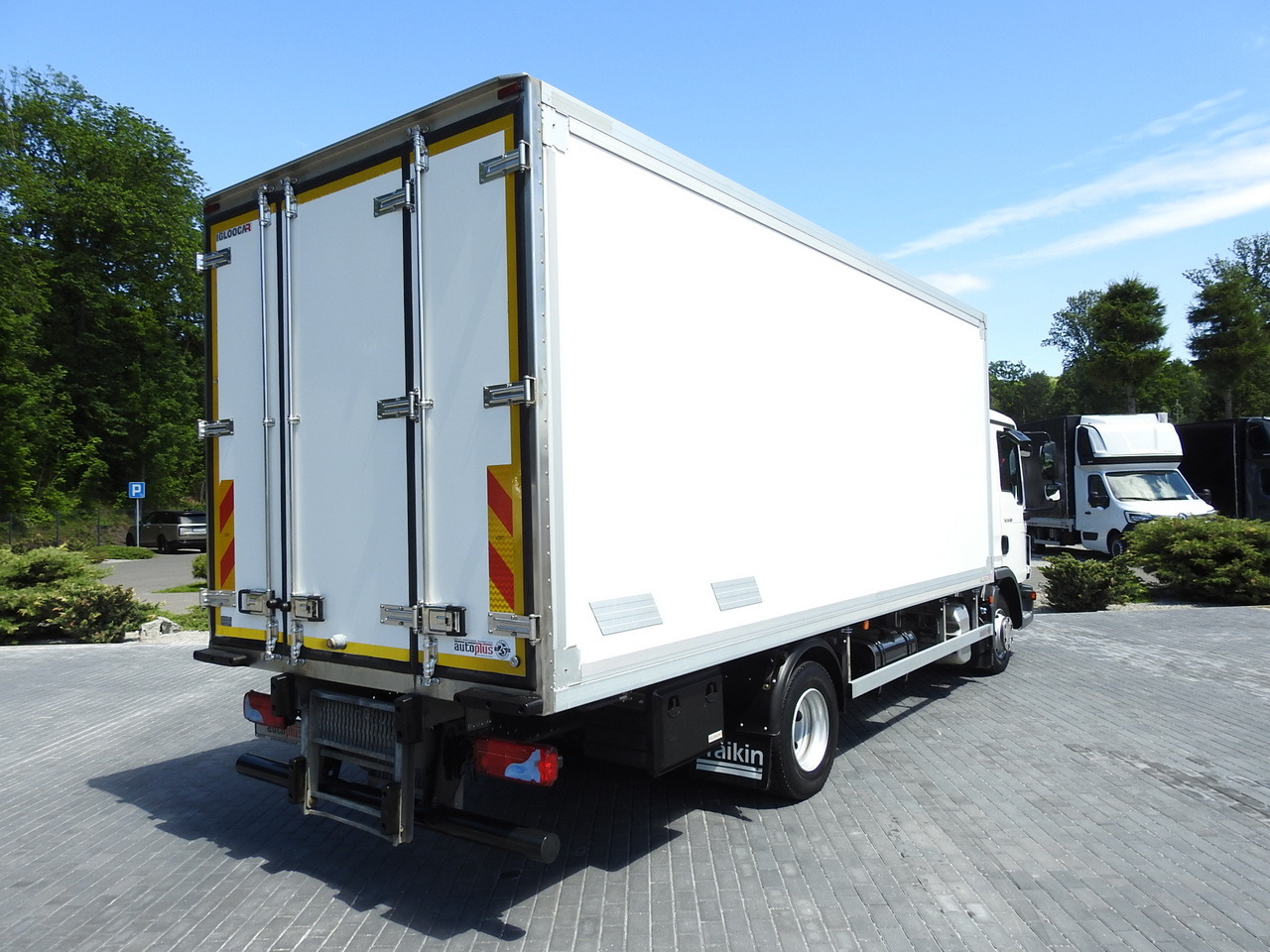 MAN TGL 10.180 REGRIGERATOR BOX -20*C 11 PALLETS POWER SUPPLY 230V AIR CONDITIONING PNEUMATICS TWIN WHEELS 180HP - Hűtős teherautó: 3 kép. MAN TGL 10.180 REGRIGERATOR BOX -20*C 11 PALLETS POWER SUPPLY 230V AIR CONDITIONING PNEUMATICS TWIN WHEELS 180HP - Hűtős teherautó: 3 kép.