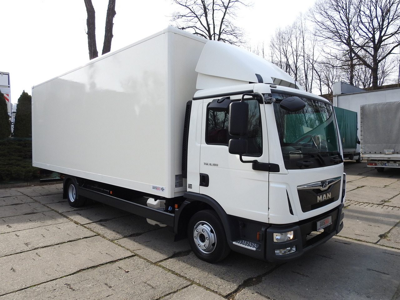 MAN TGL 8.18 BOX 16 PALLETS CRUISE CONTROL TWIN WHEELS 180HP - Dobozos kisteherautó: 4 kép. MAN TGL 8.18 BOX 16 PALLETS CRUISE CONTROL TWIN WHEELS 180HP - Dobozos kisteherautó: 4 kép.