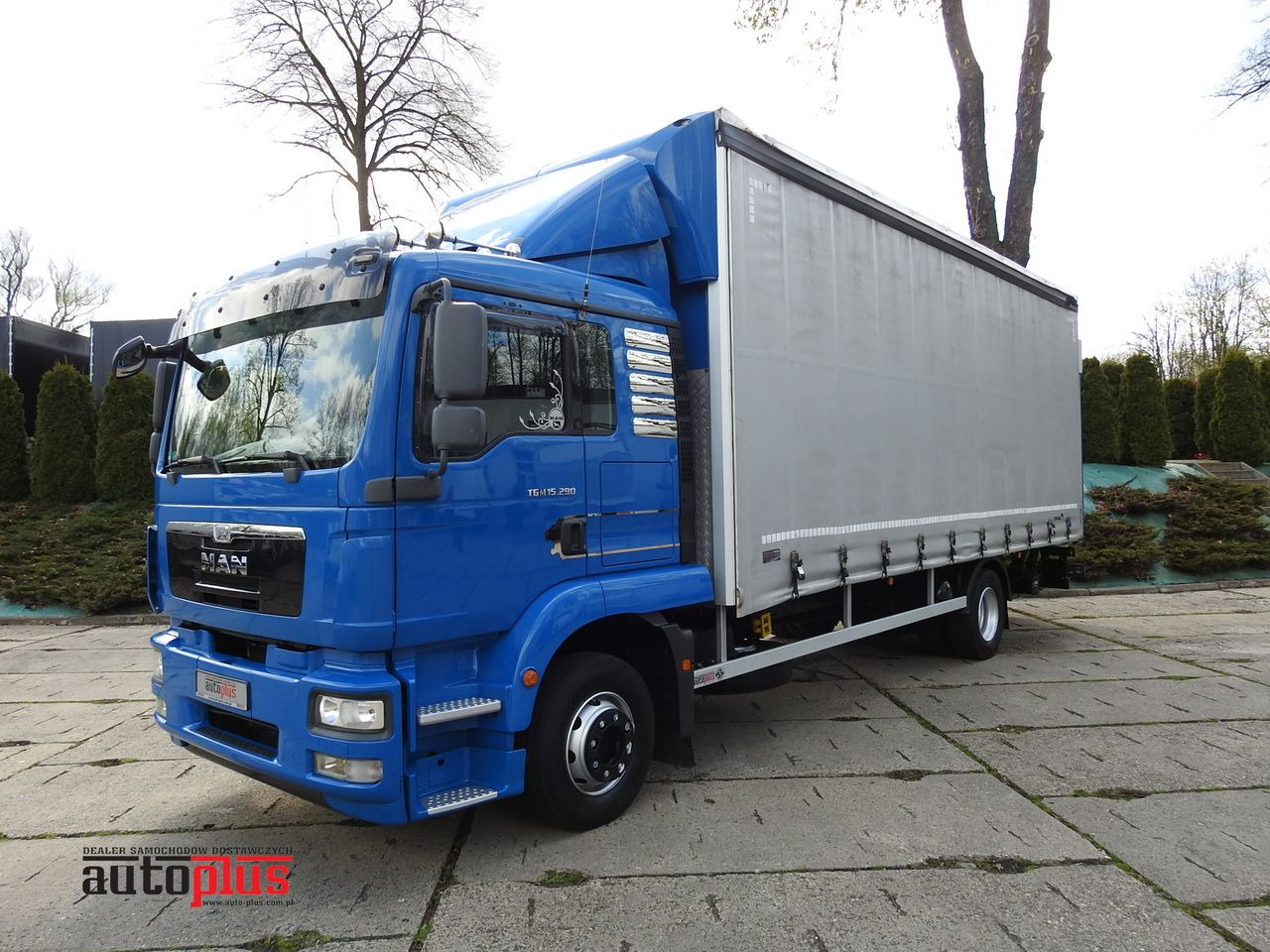 MAN TGM 15.290 TARPAULIN LIFT 18 PALLETS CRUISE CONTROL TWIN WHEELS AIR CONDITIONING 290HP - Ponyvás teherautó: 1 kép. MAN TGM 15.290 TARPAULIN LIFT 18 PALLETS CRUISE CONTROL TWIN WHEELS AIR CONDITIONING 290HP - Ponyvás teherautó: 1 kép.