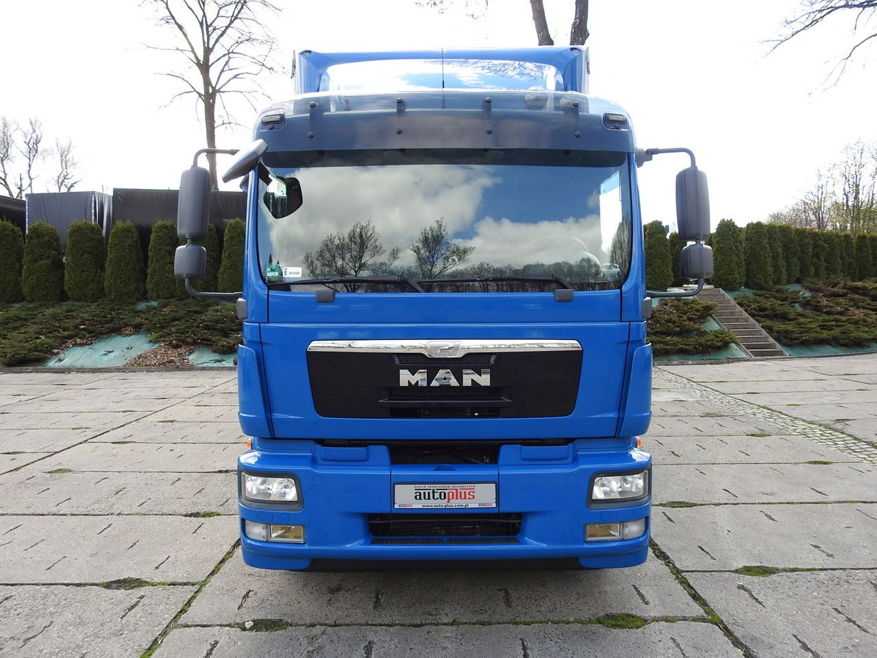 MAN TGM 15.290 TARPAULIN LIFT 18 PALLETS CRUISE CONTROL TWIN WHEELS AIR CONDITIONING 290HP - Ponyvás teherautó: 5 kép. MAN TGM 15.290 TARPAULIN LIFT 18 PALLETS CRUISE CONTROL TWIN WHEELS AIR CONDITIONING 290HP - Ponyvás teherautó: 5 kép.