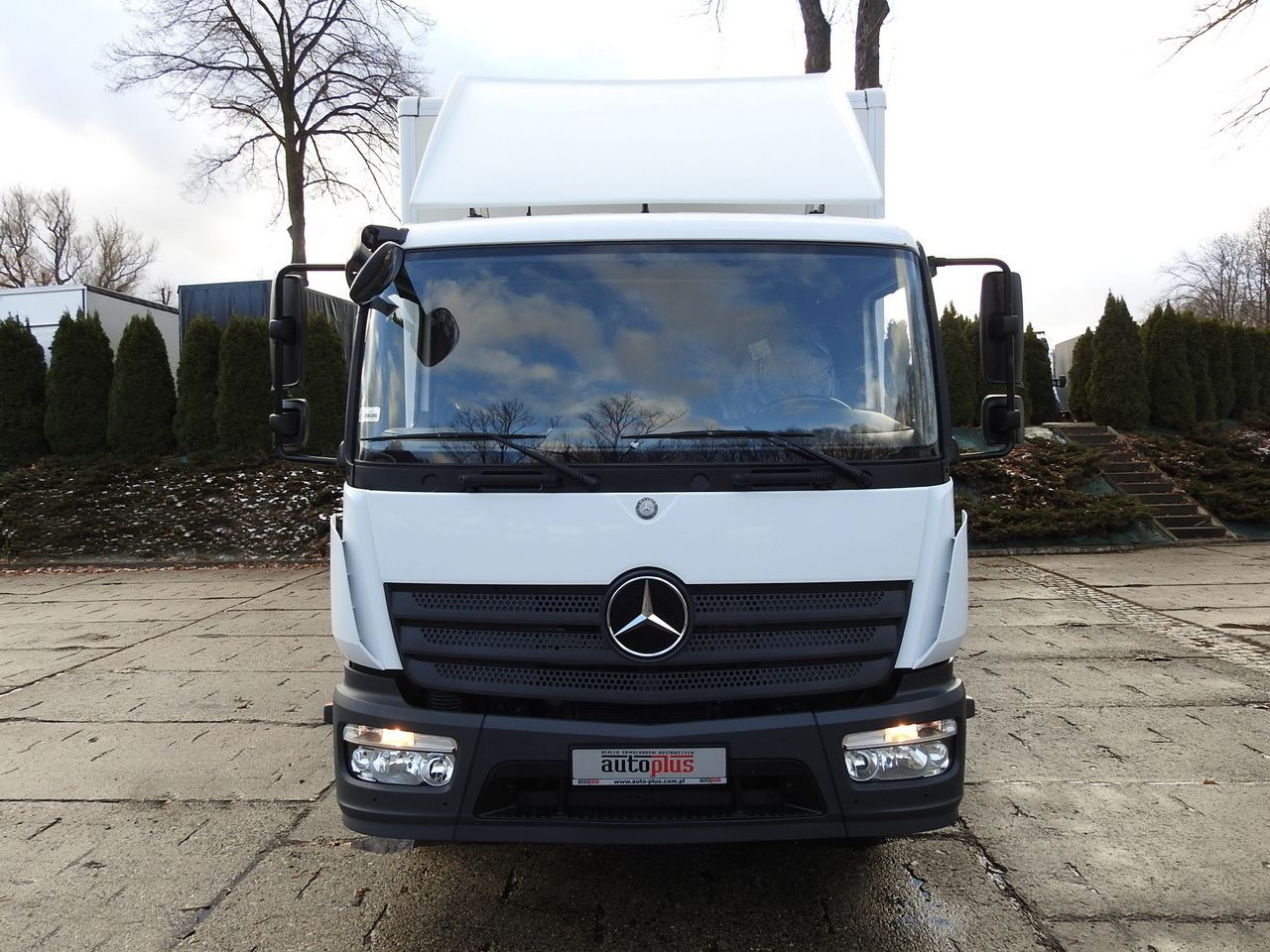 MERCEDES ATEGO 12.24 BOX LIFT 18 PALLETS CRUISE CONTROL AUTOMATIC TRANSMISSION TWIN WHEELS AIR CONDITIONING 240HP - Dobozos felépítményű teherautó: 5 kép. MERCEDES ATEGO 12.24 BOX LIFT 18 PALLETS CRUISE CONTROL AUTOMATIC TRANSMISSION TWIN WHEELS AIR CONDITIONING 240HP - Dobozos felépítményű teherautó: 5 kép.