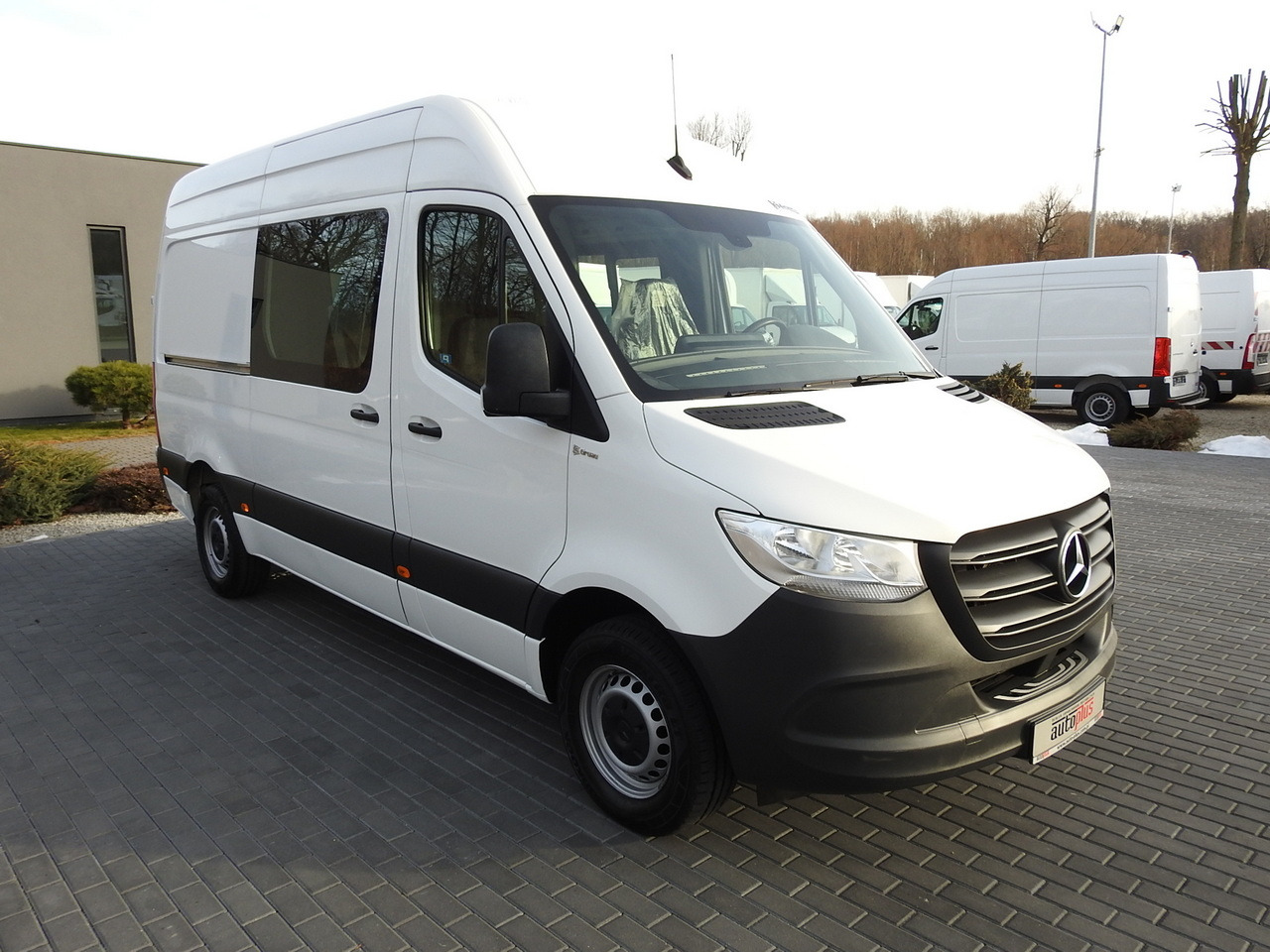 MERCEDES SPRINTER 314 BOX DELIVERY VAN 6 SEATS CRUISE CONTROL AIR CONDITIONING 140HP - Furgon: 4 kép. MERCEDES SPRINTER 314 BOX DELIVERY VAN 6 SEATS CRUISE CONTROL AIR CONDITIONING 140HP - Furgon: 4 kép.